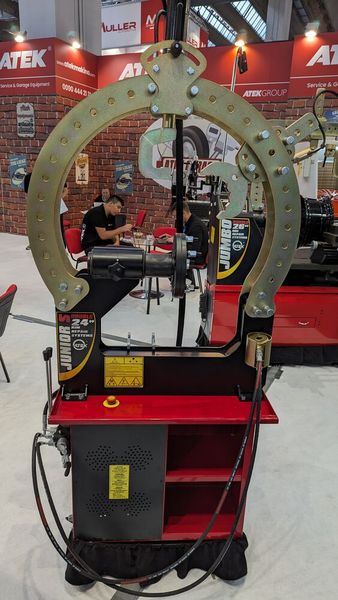 Über Geräte, wie sie hierzulande verpönt,bzw. Methoden, wie sie bei uns verboten sind, macht man sich im Ausland nicht den geringsten Kopf. (Bild: Dominsky – VCG)