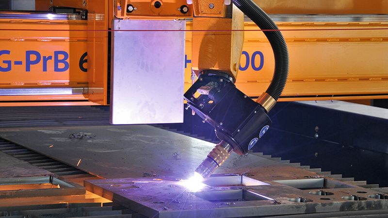Die multifunktionale Plasmaschneidanlage der «MG»-Baureihe ist mit einer Kjellberg-Plasmastromquelle ausgerüstet, die eine breite Palette an Anwendungsmöglichkeiten bietet. (Bild: X-Metall Innertkirchen)
