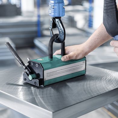 Meusburger bietet hochwertige Standardplatten, die sofort lieferbar und einsatzbereit sind, sowie individuell zugeschnittenen Lösungen. (Bild: Meusburger)