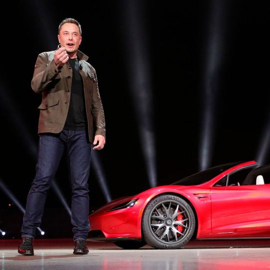 Elon Musk macht auch in der Corona-Krise von sich reden. Elon Musk macht auch in der Corona-Krise von sich reden.