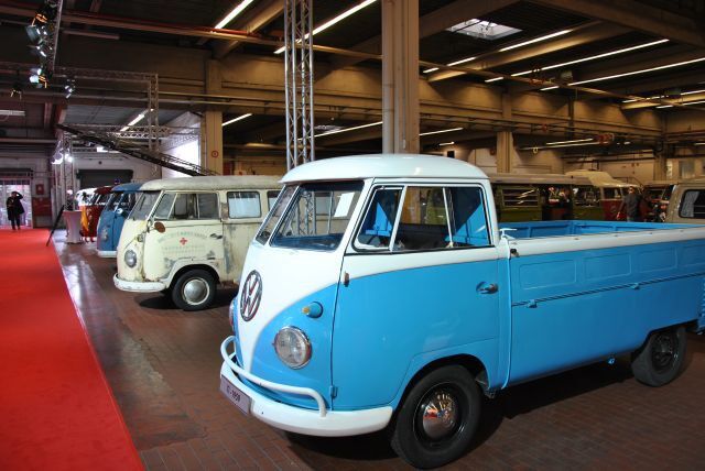Einige der in Hannover gezeigten VW-Busse werden auch regelmäßig bei Oldtimer-Rallyes eingesetzt. (Foto: Dominsky)