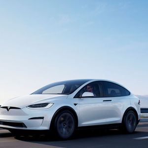 Das Tesla Model X bietet als eines der wenigen SUVs die Option auf eine dritte Sitzreihe.(Bild:  Tesla Motors)