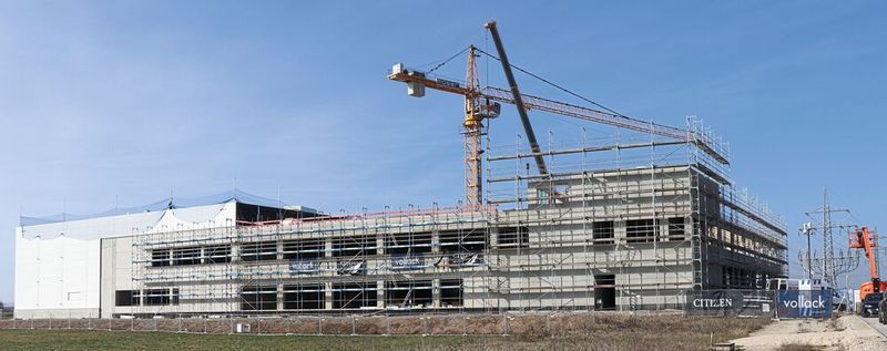 Der Drehmaschinenhersteller Citizen Machinery Europe investiert in einen modernen Technologiestandort.(Bild:  Citizen Machinery Europe)