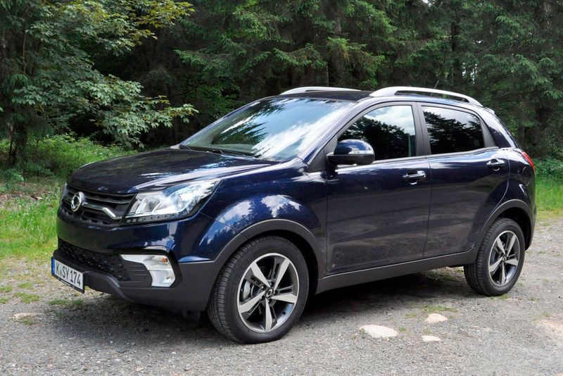 Das koreanische Kompakt-SUV hat eine neue Frontpartie erhalten. (Wehner / kfz-betrieb)