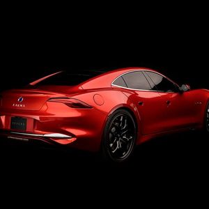 die Reichweiten von 320 beziehungsweise 480 Kilometer erlauben.(Bild:  Karma Automotive)