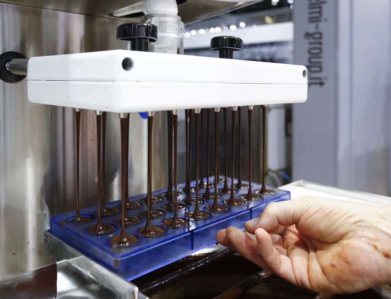 Interpack 2014: Ob Prozesse und Maschinen für das Verpacken oder die Verarbeitung, ob Packstoffe, Packmittel und die Packmittelherstellung oder Dienstleistungen für die verpackende Wirtschaft – auf der Interpack 2014 präsentieren 2.700 Aussteller aus über 60 Ländern ihre Ideen, Konzepte und technologischen Visionen.  (Messe Düsseldorf)