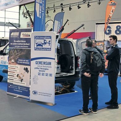 Der ZKF bezeichnet sich gemeinsam mit seinen Mitgliedsbetrieben zu Recht als Deutschlands größten Fahrzeugbauer. (Bild: Wenz - VCG)