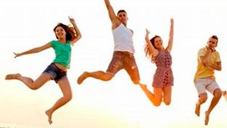 Grund zum Jubeln! Den hat jedenfalls die Volkswagen-Belegschaft. Denn nun kam heraus, dass es in diesem Jahr noch einmal die volle Prämie gibt. Danach werden die geplanten VW-Sparkmaßnahmen aber spürbar ... (Bild: Frohlocker)