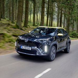 Bulliger Typ: Bereits mit dem Frontdesign hebt sich der Yaris Cross deutlich von der Kleinwagenklasse ab.(Bild:  Toyota)