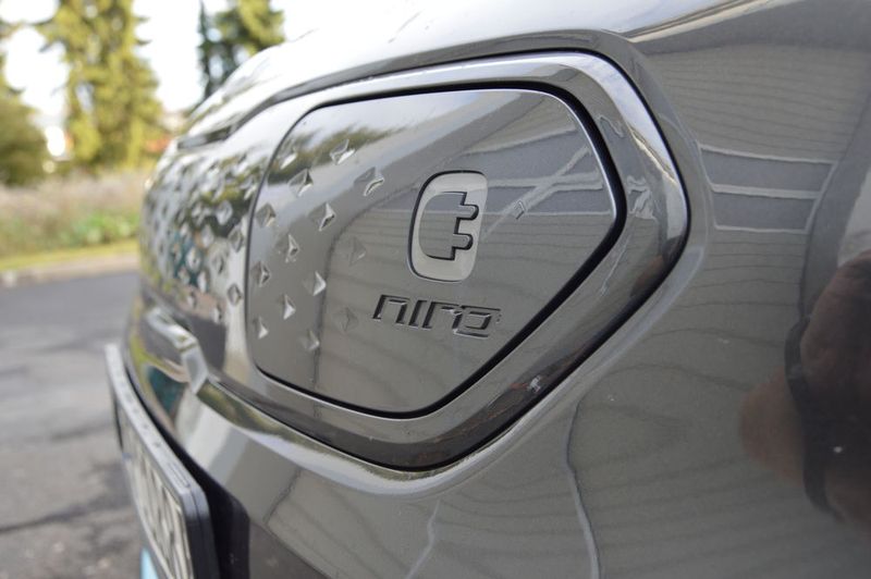 Der Ladeanschluss ... (Martin Achter/»kfz-betrieb«)