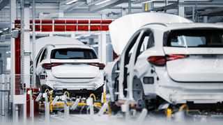 2022 ging der weltweite Autoabsatz laut der EY-Analyse um 2,7 Prozent zurück.  (Bild: Mercedes-Benz)