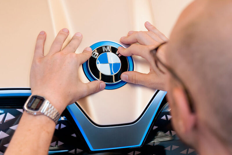Bislang gibt es nur wenige Detailbilder von der Studie Vision i-Next, die am 9. September erstmals vorgestellt wird... (BMW)