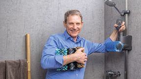 Einiges Entwicklungs-Know-how von Bruno Oberli und seinem Team floss in die Entwicklung der Massagebürste, die Herstellung der Borsten und deren Anordnung. Die Bürsten werden in verschiedenen Varianten mit unterschiedlichen Bürstenstärken angeboten.  (Bild: Aglaja)