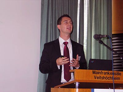 Dipl.-Ing. Christian Hartmann Gerlach, Drive Concepts, erläuterte die effiziente Getriebeentwicklung von der Auslegung bis zur Lastverteilungsberechnung mit Mdesign Gearbox und Mdesign LVR. (Archiv: Vogel Business Media)