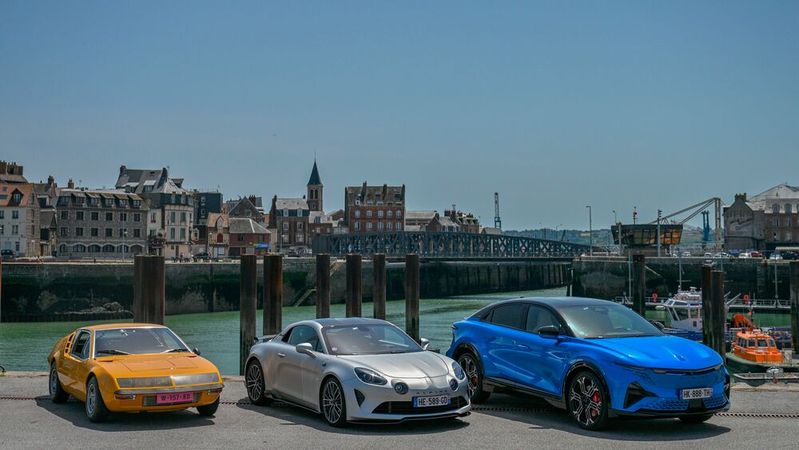Eine Reise mit A390, A310 und A110 zeigt, was sich für Alpine in mehr als fünf Jahrzehnten verändert hat und was die Marke bis heute ausmacht.(Bild:  Renault)