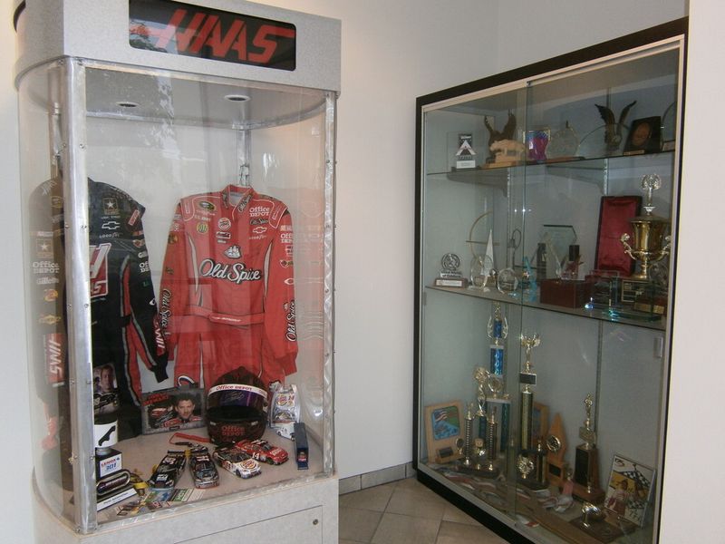 Der große NASCAR-Erfolg des Haas-Teams in den USA pushte auch die Marktdurchdringung des californischen Maschinenherstellers. (Bild: Königsreuther)