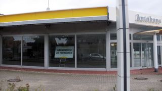 Wegen Insolvenz geschlossene Autohäuser und Werkstätten sind zuletzt selten geworden. Nach dem Auslaufen der Corona-Hilfen könnte aber eine Pleitewelle einsetzen. (Foto: Grimm/»kfz-betrieb«)