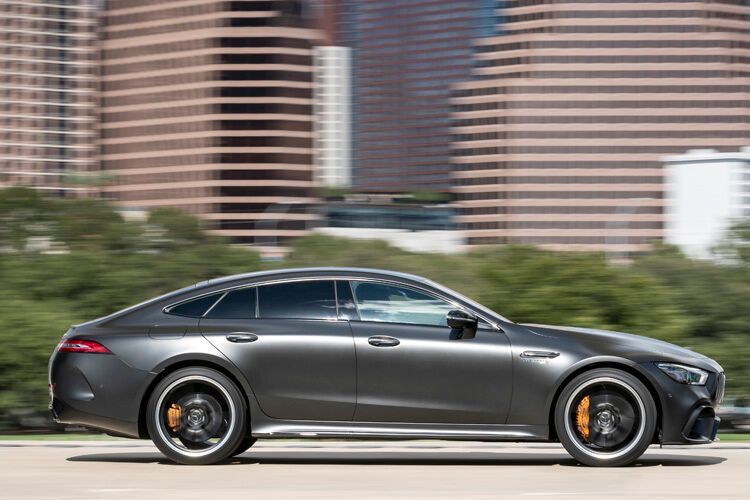 Stolze 5,05 Meter ist die Sportlimousine lang. (Daimler)