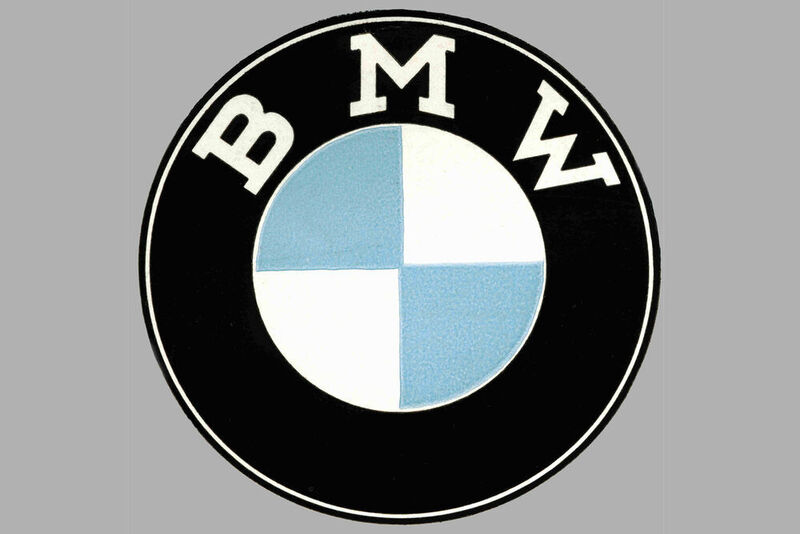1953 verschwand das Gold. Das Logo wirkte leichter und klarer. (BMW)