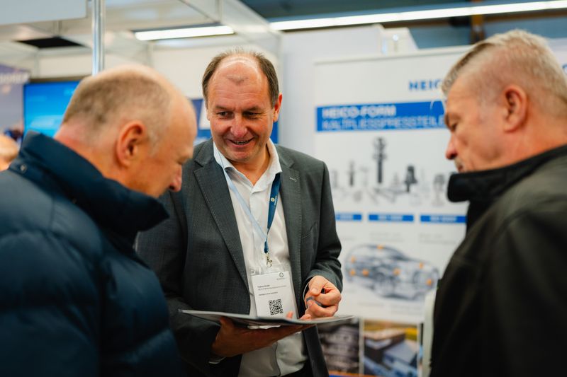 Gerade der fachliche Austausch unter den Schraubexperten ist das, was die Regionalmesse Schraubtec ausmacht. (Bild: tinografiert)