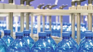 Die Zukunft der aseptischen Abfüllung ist flexibel, nachhaltig und digital. (©Alterfalter - stock.adobe.com)