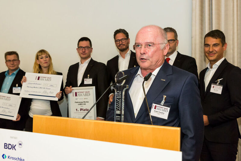 Jürgen Tauscher, Vorstandsvorsitzender von Lueg, betonte in seiner Rede, wie wichtig diese Auszeichnung für die Autohausgruppe sei. (Stefan Bausewein)