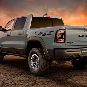 Der Monster-Pick-up leistet über 700 PS.(Bild:  FCA)