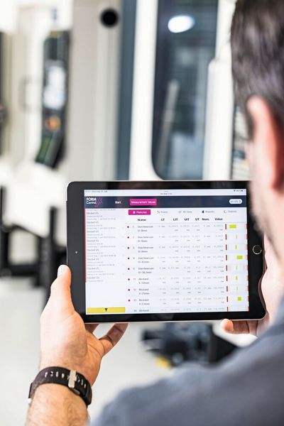 Die durch Form Control X generierten Messergebnisse können ganz bequem im Webbrowser eines beliebigen Endgerätes dargestellt werden. (Bild: Blum-Novotest)