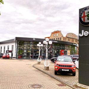 Nahezu unverändert übernimmt die neu gegründete Glöckner Automobile Leipzig GmbH das Alfa- und Jeep-Geschäft von Sportivo in der Franz-Flemming-Straße 7.(Bild:  Autohaus Glöckner)