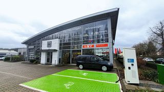 Das Autohaus Trompeter versteht sich als ganzheitlicher Mobilitätsanbieter. (Bild: Mauritz – »kfz-betrieb«)