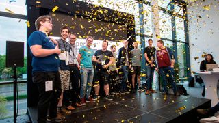 Die Gewinner-Idee 2020 war die App „Service Navigator“. Tritt ein Problem an einer Maschine auf, hilft die App dank einem Diagnosetool unter anderem den Fehler zu kategorisieren und bietet direkt Lösungen für das Problem an.  (Bild: Fraunhofer IEM / David Gense)