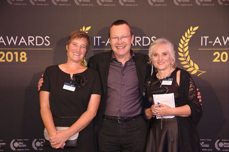 Elke Witmer-Goßner, Redakteurin bei CloudComputing-Insider (links), mit Florian Karlstetter und Ulrike Ostler, der Chefredakteurin von DataCenter-Insider. (artful rooms / VIT)