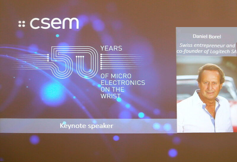 Conférence de Daniel Borel, cofondateur de Logitech lors de la célébration au CSEM des 50 ans de la première montre bracelet électronique.  (JR Gonthier)