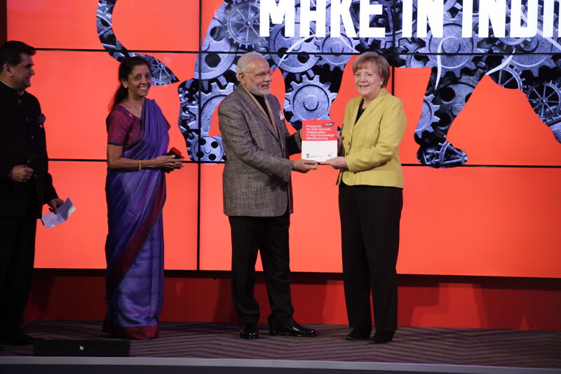 Rundgang zum Auftakt der Hannover Messe 2015: Kanzlerin Merkel und Indiens Premierminister Modi (Bild: Michael Heck)