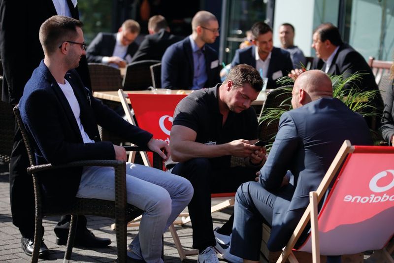 Kurze Pause in der „Vodafone Beach Lounge“ (Eno)