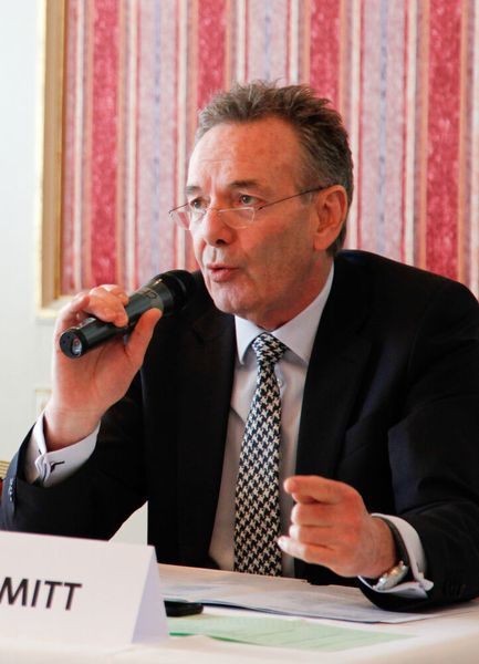 Immer sachlich, immer auf den Punkt genau: Der scheidende BV-Med-Geschäftsführer Joachim M. Schmitt (67) hat sich mehr als die Hälfte seines Lebens für die Belange der Medizintechnik-Industrie eingesetzt. (BV-Med)