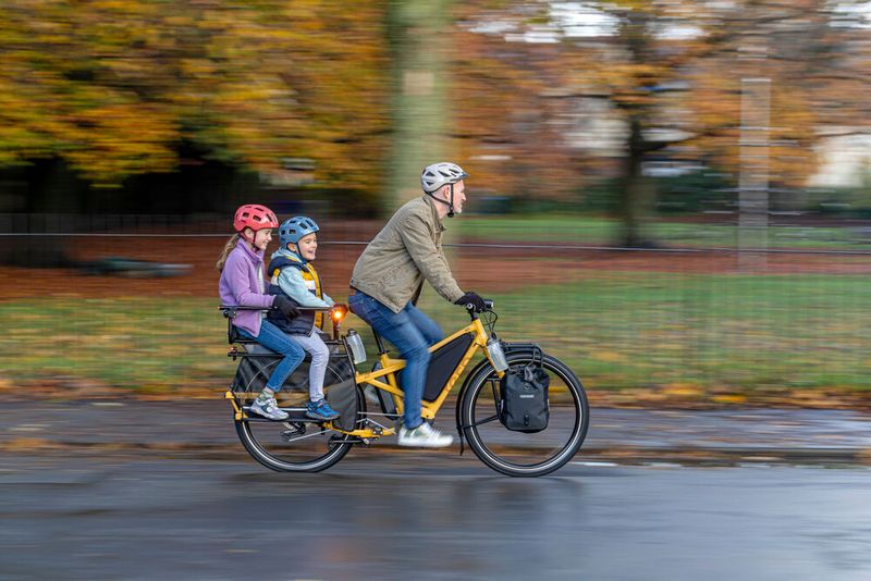 Die starken E-Bikes von Tern Bicycles vermitteln ein sicheres, komfortables Fahrgefühl – sogar dann, wenn Kind(er) oder schweres Gepäck mit an Bord sind. (Bild: Tern Bicycles)