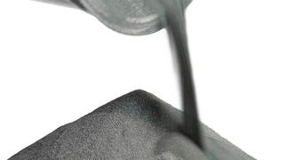 Überfallartig reagieren! Monometalle haben zwar auch schon nützliche Eigenschaften, doch Legierungen sind noch nützlicher. Forscher am KIT wollen deshalb mit metallischen Nanopulvern (Symbolbild) versuchen, bisher nicht machbare Legierungen zu entwickeln. (Bild: Metal Heart)