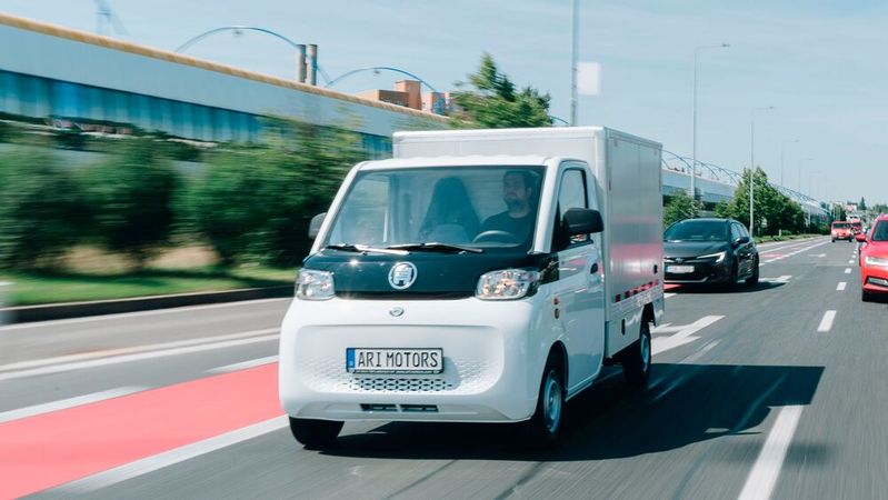 Der Kleintransporter-Hersteller Ari Motors hat das Modell 458 neu aufgelegt.(Bild:  Ari Motors via Autoren-Union Mobilität)