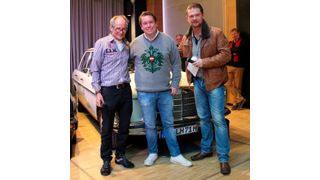Profitieren von der Energie aus dem Hause Banner Batterien: Die Klassiker der 23. Oldtimerspendenaktion 2017. Im Bild v. l. Reinhard Schade, Lebenshilfe Gießen e.V., Mercedes Gewinner Manuel Putsch, Grip Moderator Det Müller und Günter Helmchen, Banner Batterien. (Banner)