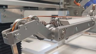 Nadelwickler mit vier parallelen Teilleitern. Um die Leistung von Elektromotoren zu erhöhen, gilt es auch, die Wicklung ihres Stators zu verbessern. (wbk)