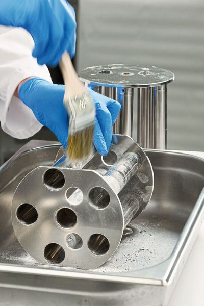 Die Metallpartikel lösen sich und können entsorgt werden. (Bild: Goudsmit)