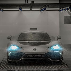 Mercedes-AMG hat die Produktion des Sportwagens One begonnen. Nur 275 Stück wird es geben.(Bild:  Mercedes-Benz)