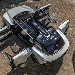 Sechs Türen besitzt das Elektro-Konzept.(Bild:  Pininfarina)