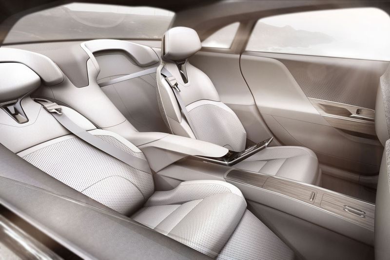 Im Fond gibt es zwei Einzelsitze.  (Lucid Motors)
