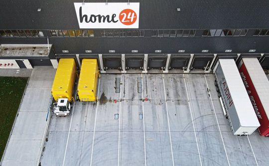 Die Software „myleo/yard“ verfolgt die Verarbeitung der Anlieferung in einzelnen Prozessschritten, geografisch wird das auf einer Yard-Karte dargestellt.(Bild:  Home24)