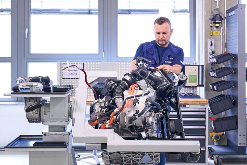 Das Brennstoffzellensystem des BMW iX5 Hydrogen (Bild: BMW)