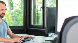 In der item Academy greifen die Nutzer kostenfrei auf hochwertiges Maschinenbau-Wissen zu, wann und wo sie möchten. (item)