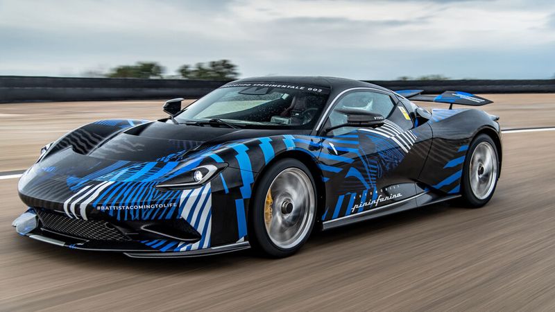 Vorne sitzen zwei E-Motoren mit jeweils 250kW/340 PS, hinten zwei mit jeweils 450 kW/612 PS. (Bild: Pininfarina)