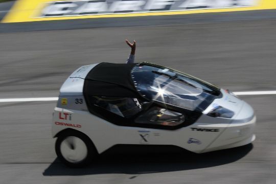 Eine schwierige Hürde für das TW4XP-Team war der Beschleunigungstest. Dabei sollte das Fahrzueg in höchstens 18 Sekunden auf 60 Meilen (96 Kilometer) pro Stunde beschleunigen. Bei einem Rennen im Rahmen des Wettbewerbs konnte das Team dann aber besonders gut punkten: mit 1,7 Litern auf 100 Kilometer hatten sie den niedrigsten Verbrauch. (Archiv: Vogel Business Media)